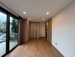Shrewsbury Road (D11), Terrace #562928521